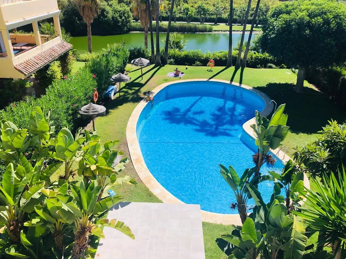 Garden apartment golf view Benahavís