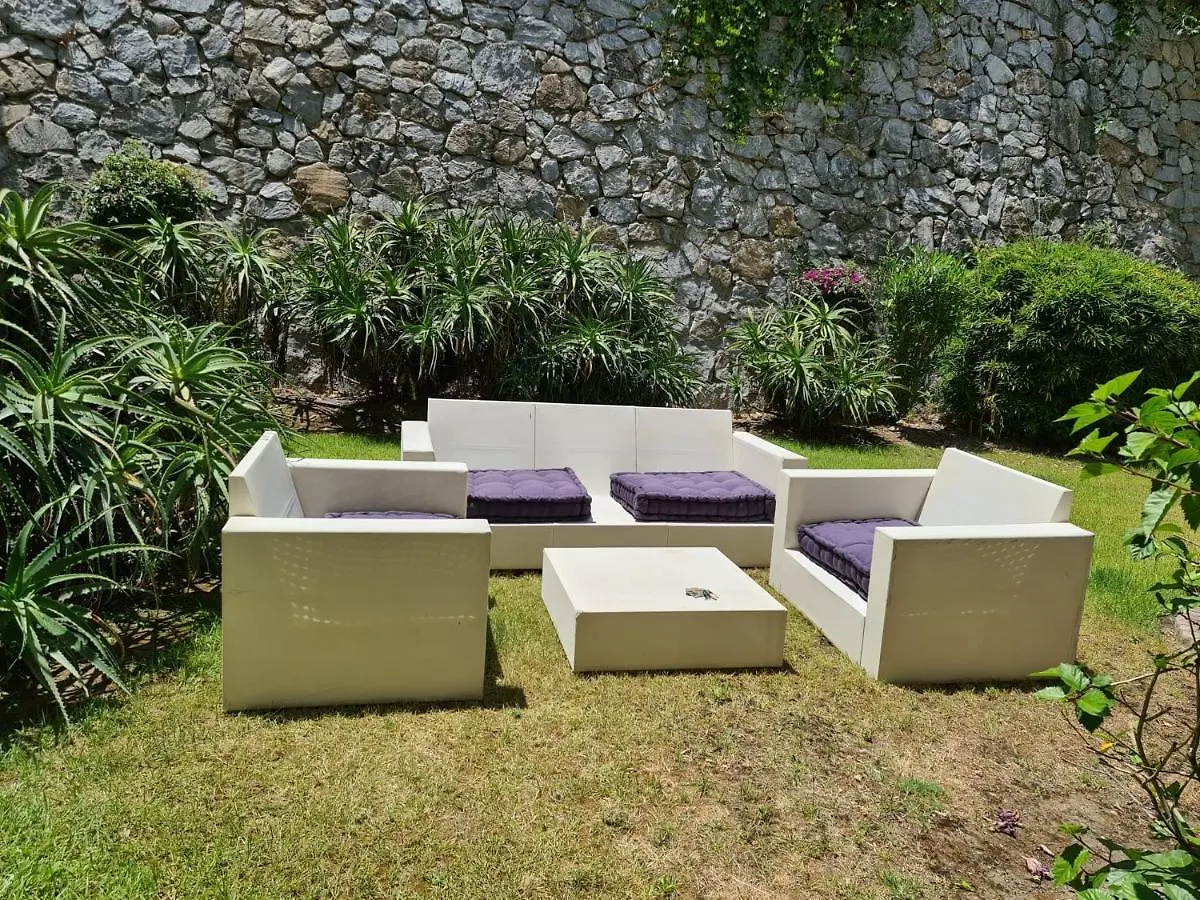 Garden apartment golf view Benahavís Spanje